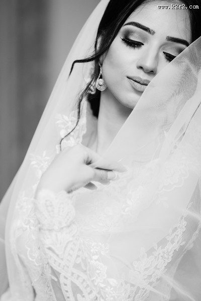 身穿婚纱的美女图片大全