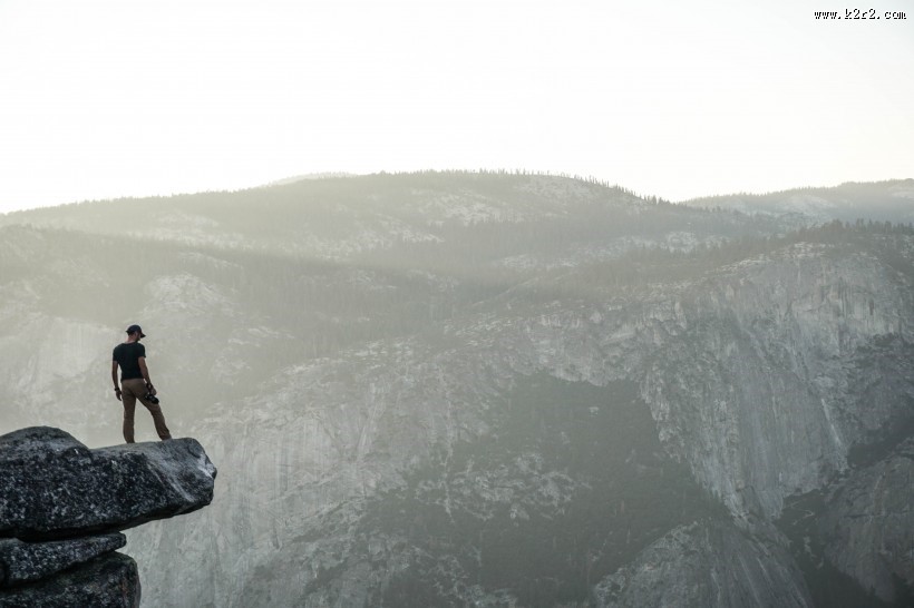 悬崖边上的冒险者图片大全