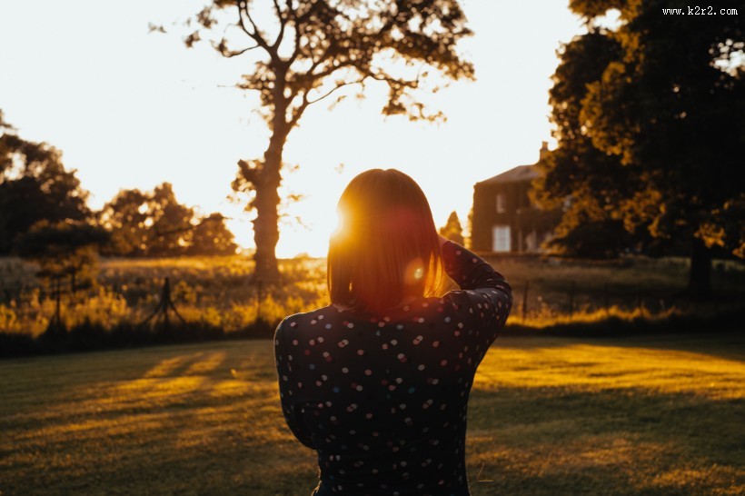 背光的人影高清图片