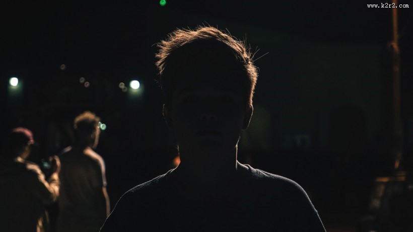 背光的人影高清图片