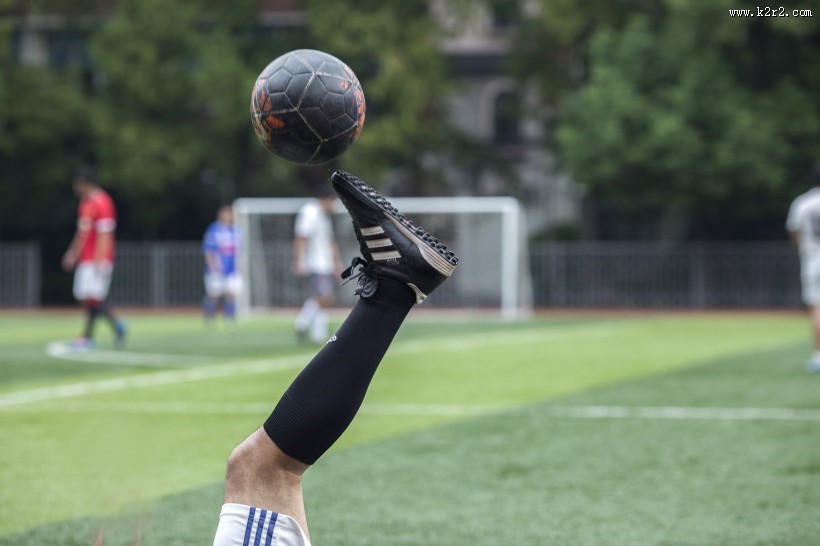 正在训练的足球运动员图片大全