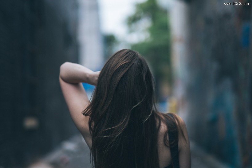 长发飘逸的美女图片