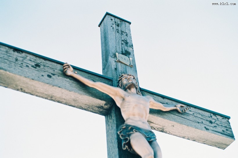 十字架上的耶稣图片大全