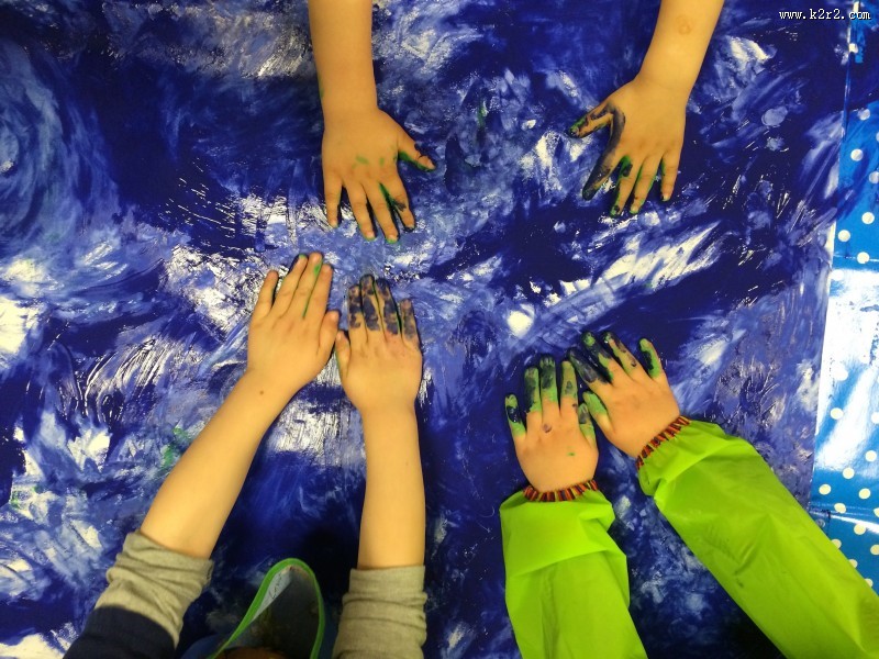 画画的儿童图片大全