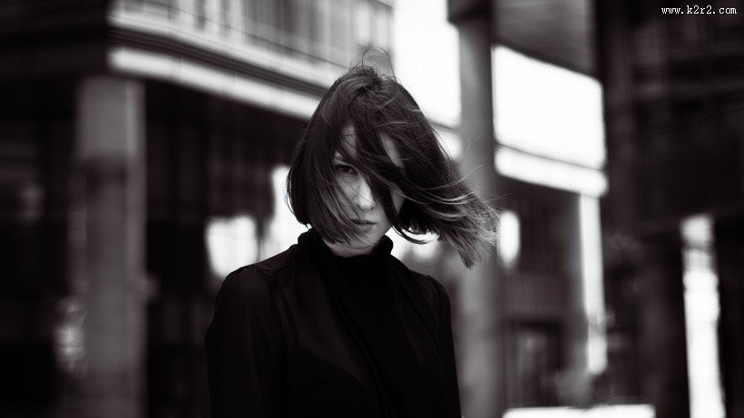 女性黑白照图片
