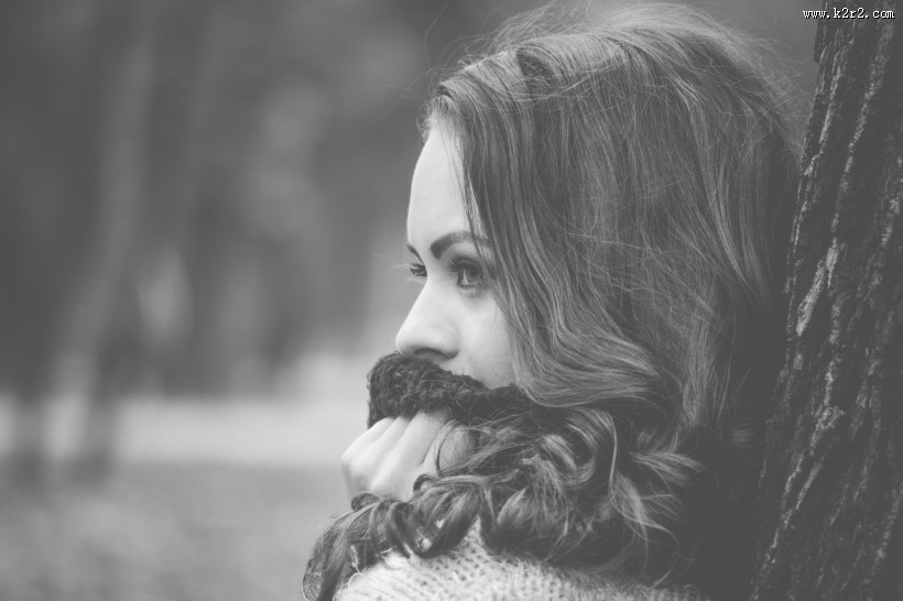 女性黑白照图片