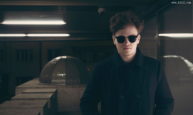 戴墨镜的帅哥图片大全