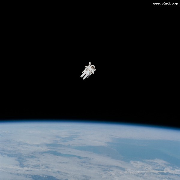 太空中的宇航员图片