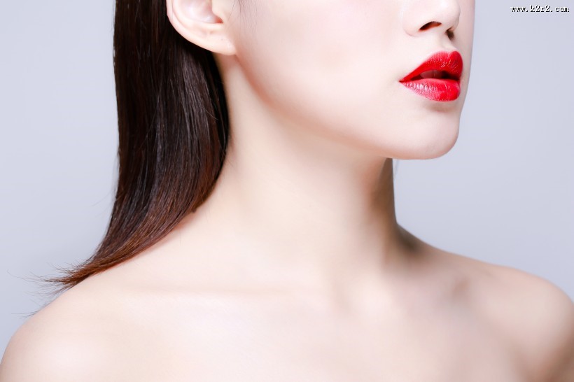 涂口红的嘴唇图片大全