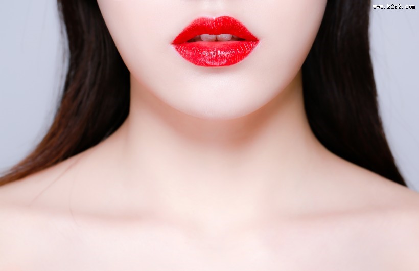 涂口红的嘴唇图片大全