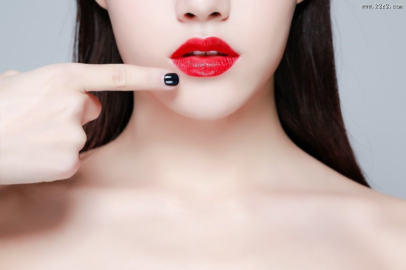 涂口红的嘴唇图片大全