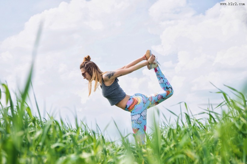 优美的瑜伽动作图片大全