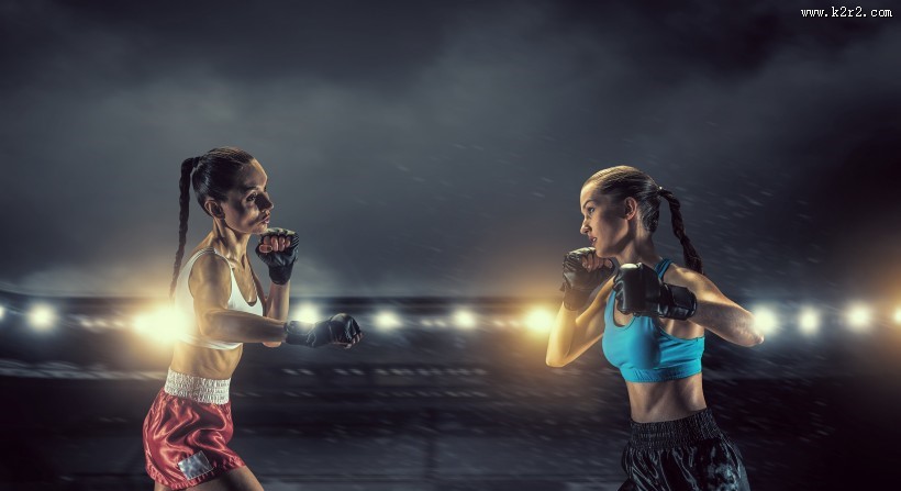 女人拳击比赛场上的图片