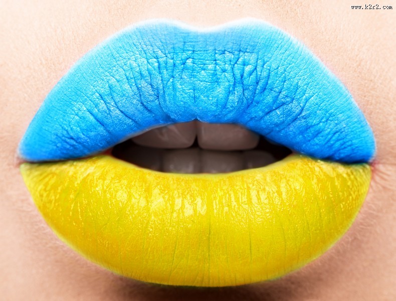 嘴唇上的各国旗帜彩绘图片