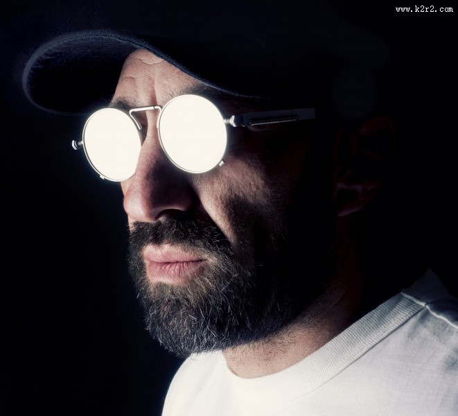 留着大胡子的男人图片