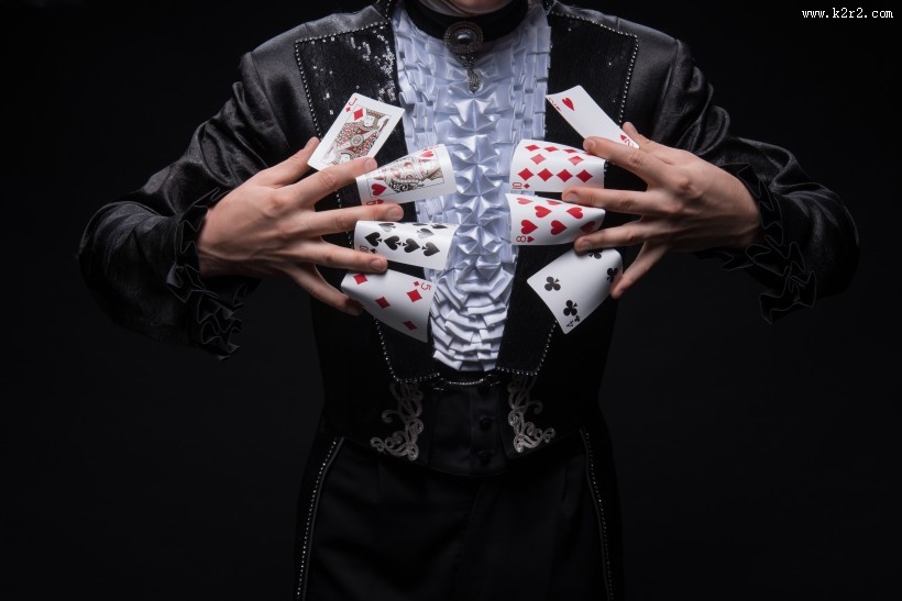 变魔术的男人图片大全