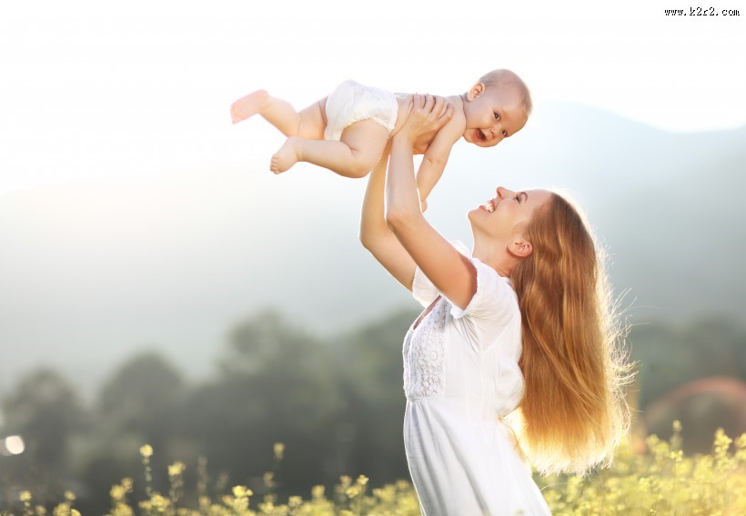 妈咪和宝宝在一起的图片