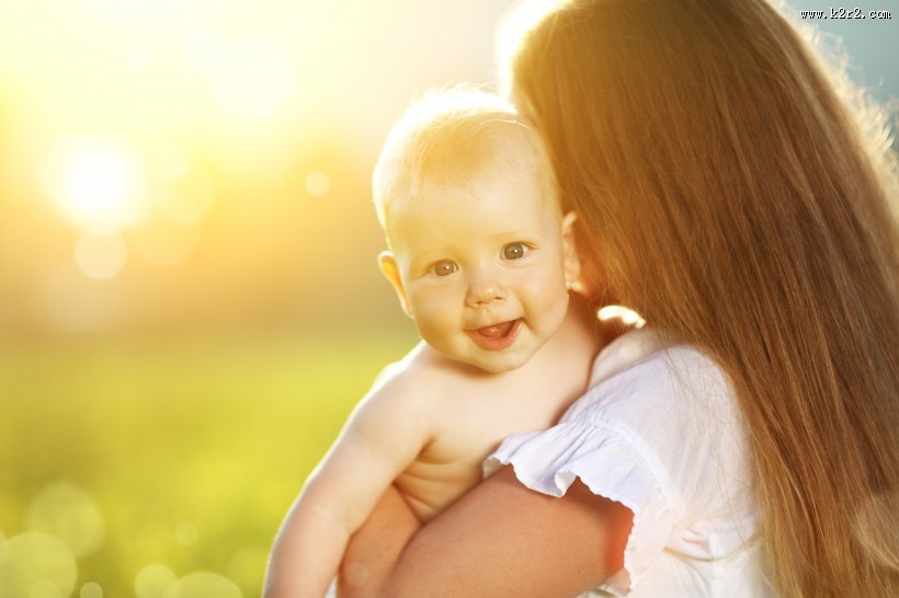 妈咪和宝宝在一起的图片