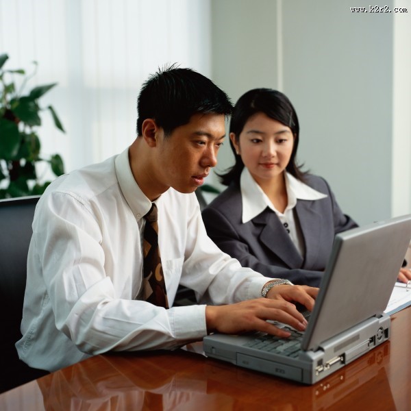 交流中的白领图片