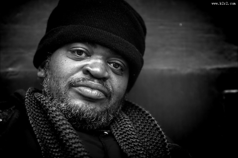 流浪者人物特写图片