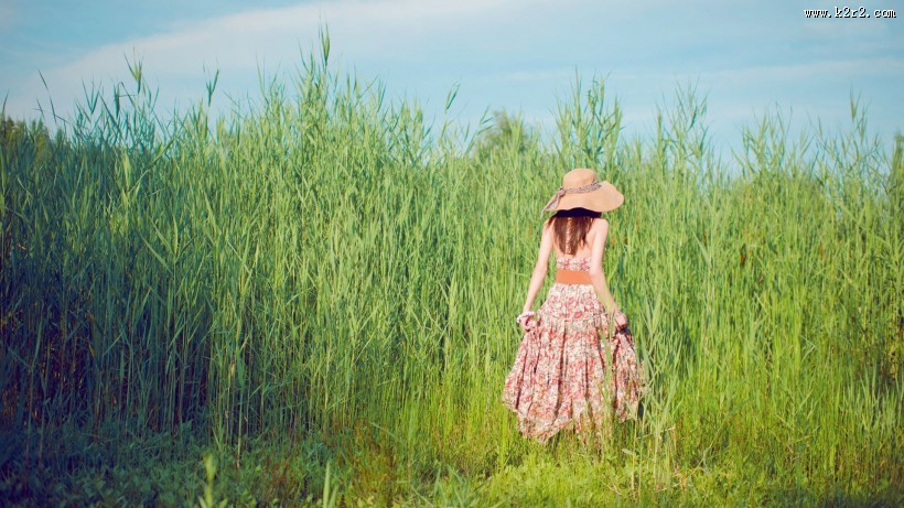 美丽女孩伤感背影图片