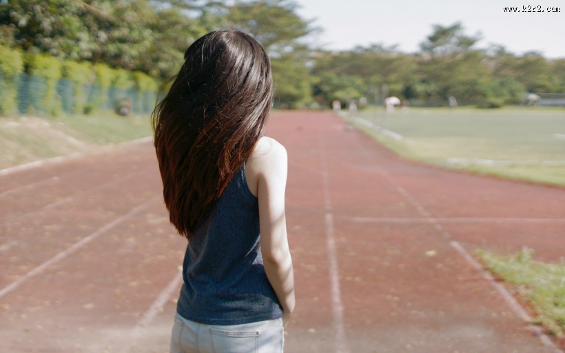 唯美的女孩背影图片