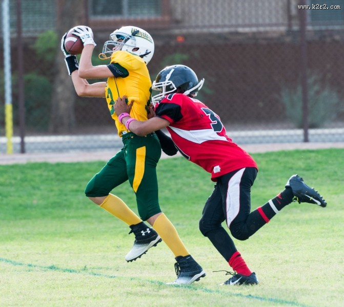 橄榄球比赛人物图片