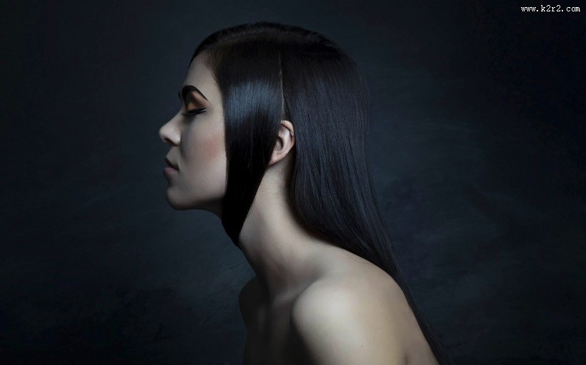 闭着眼睛的女孩图片大全