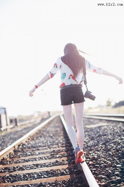 唯美女孩背影图片