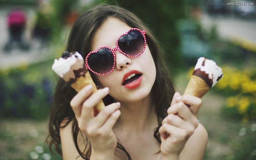 戴墨镜的美女图片大全