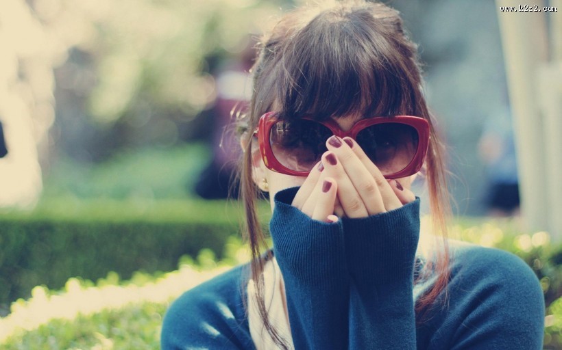 戴墨镜的美女图片大全