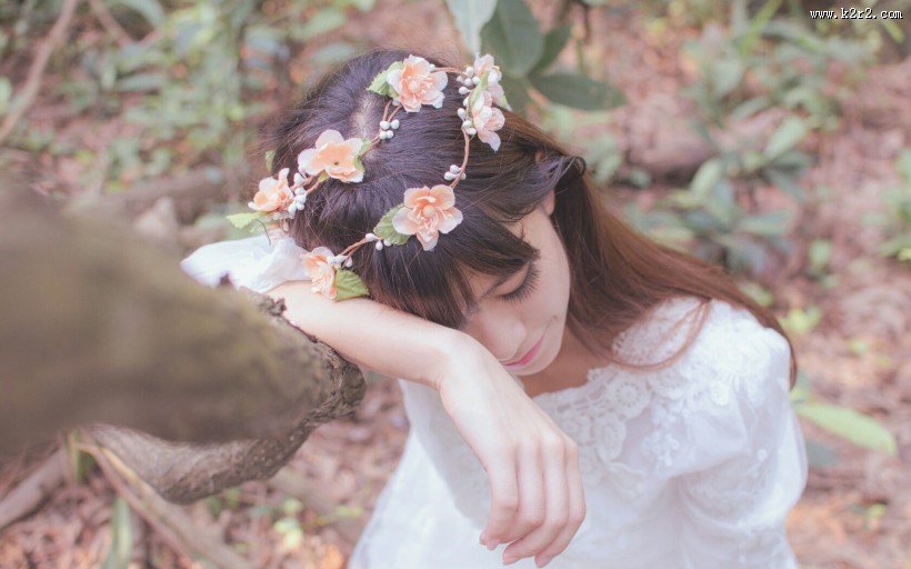 戴花环的美女图片大全