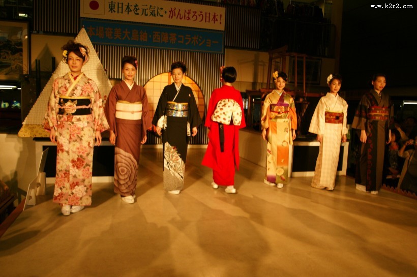 日本和服表演图片