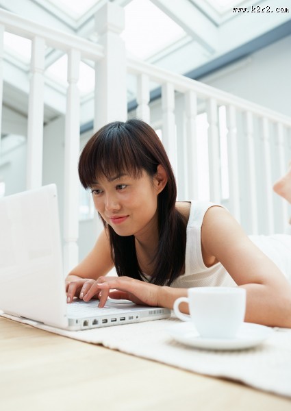 女性上网图片