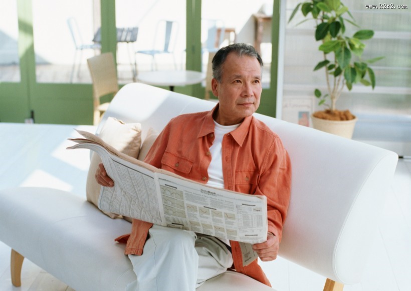 老年人读书看报图片大全