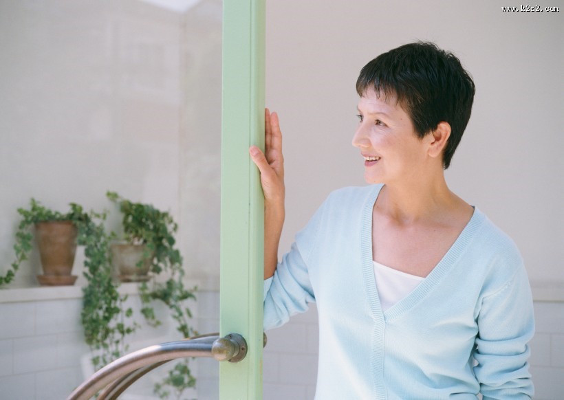 老年人读书看报图片大全