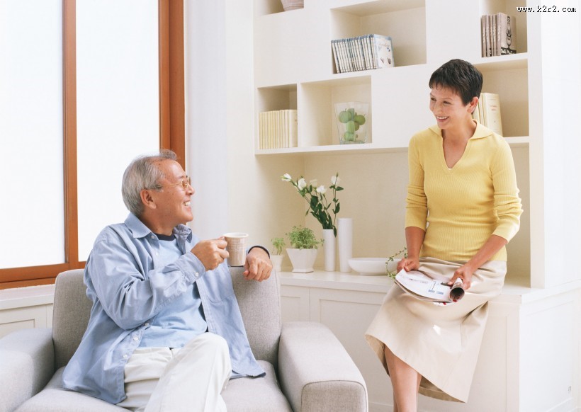 老年恩爱夫妻休闲图片