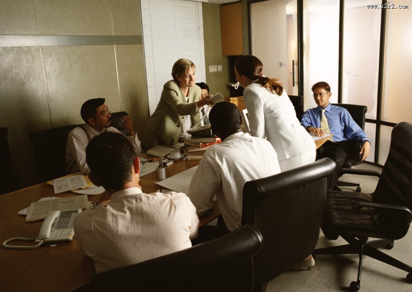 办公室会议讨论图片大全
