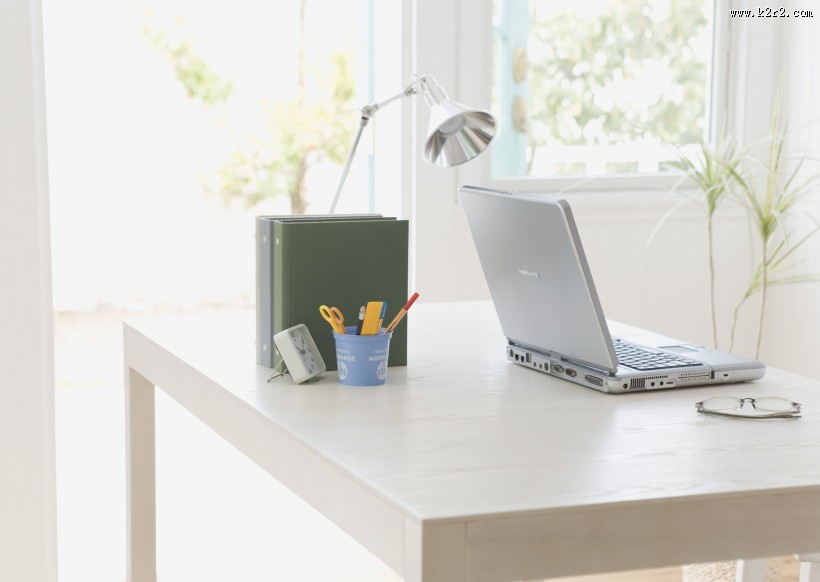 青少年学习上网图片