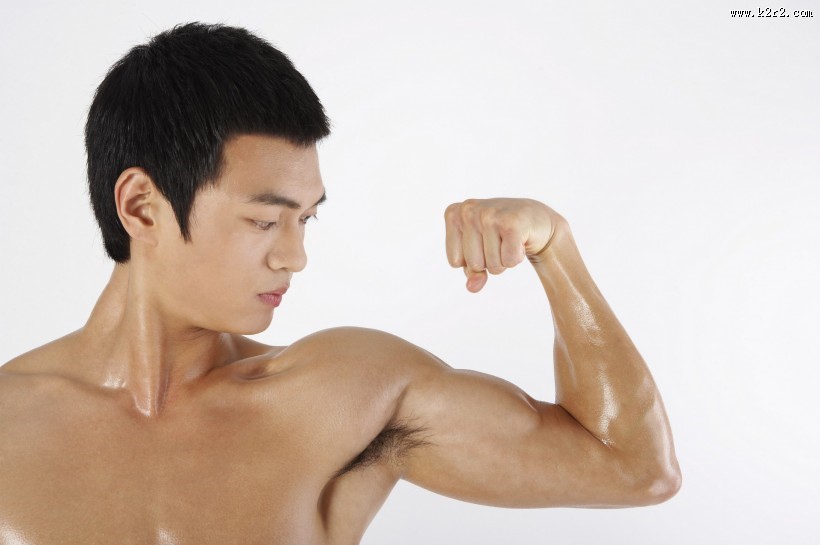 男性运动健康体魄图片