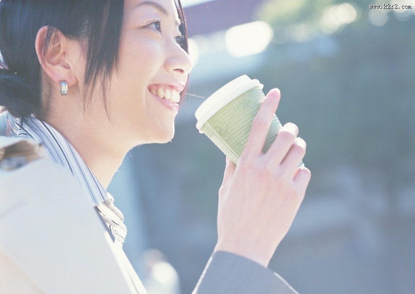 白领女性放松休息图片