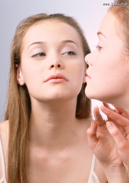 镜子里的女人图片