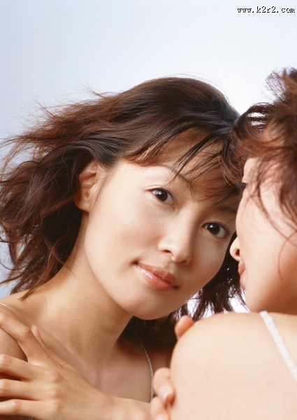 镜子里的女人图片