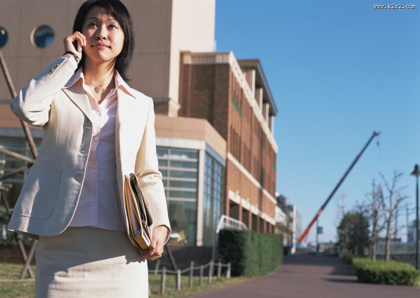 打电话的白领女性图片