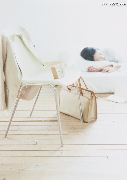 女性清晨起床图片大全