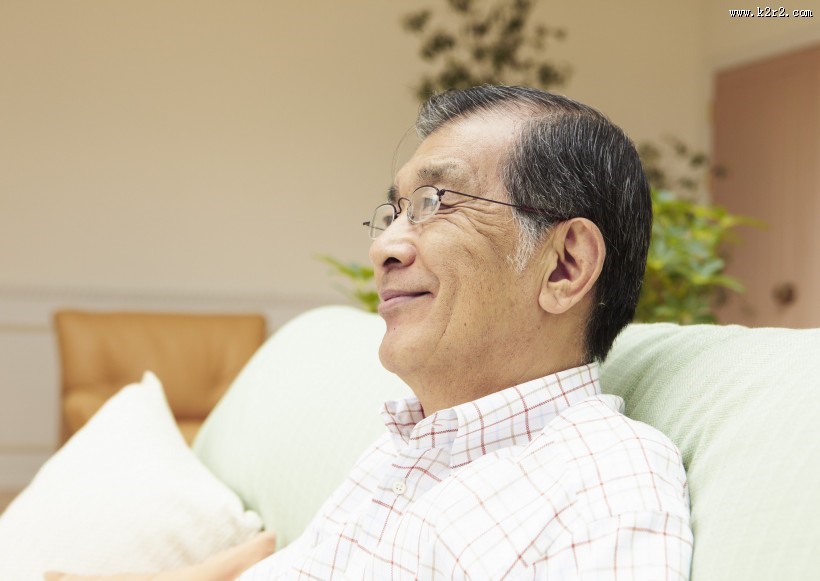 老人和家人幸福图片