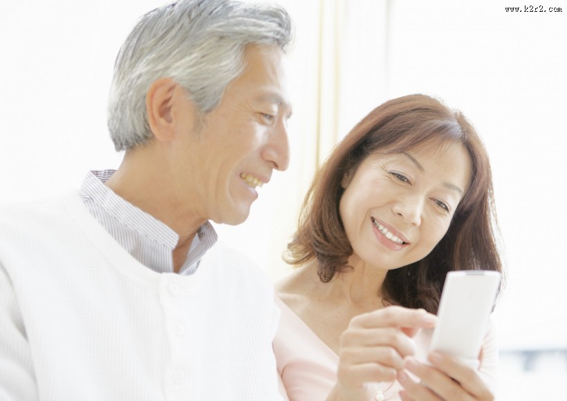 老人和家人幸福图片