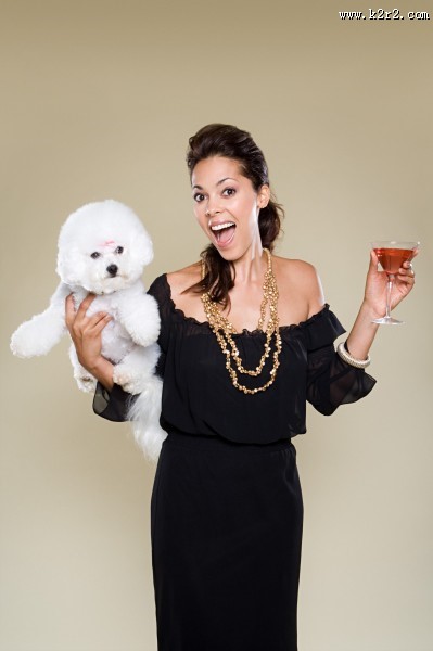 女性和宠物狗图片