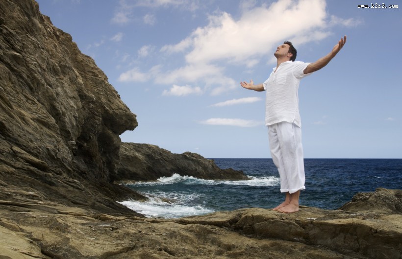 感受大自然男性图片