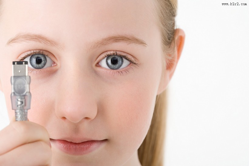 女孩和数码产品图片